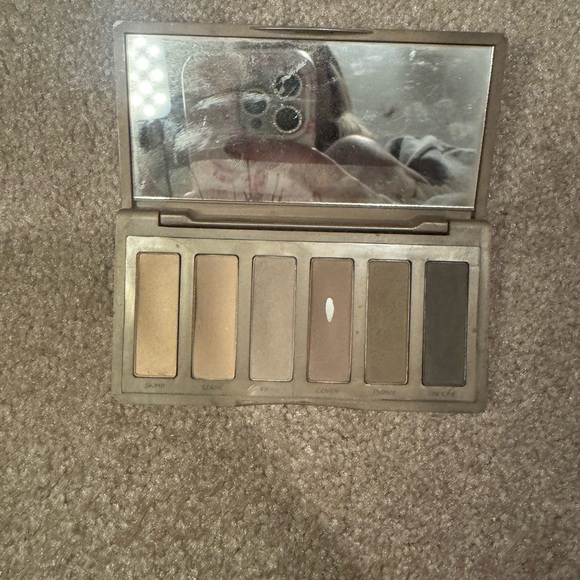 Urban Decay Naked2 Basics Eyeshadow Palette - Picture 3 of 3